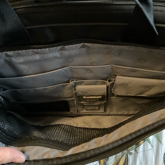 Swiss gear Wenger 16” mainframe laptop briefcase - Picture 13 of 15